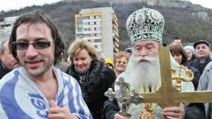 Зъботехник от Плевен хвана кръста в Ловеч