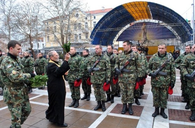 С тържествена церемония в Хасково осветиха знамената