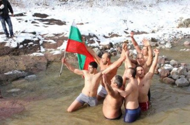 Згоригражданин намери кръста в р.Лева