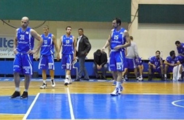 Младежите отново изпуснаха Спартак в края