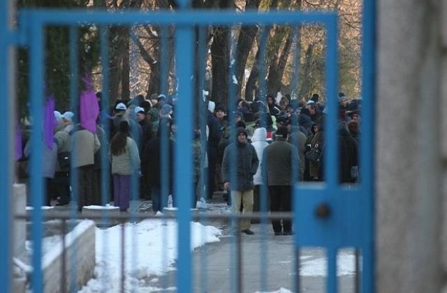 Работниците от ВМЗ-Сопот подновяват протестите