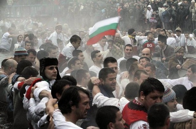 Над 300 000 българи празнуват имен ден на Ивановден