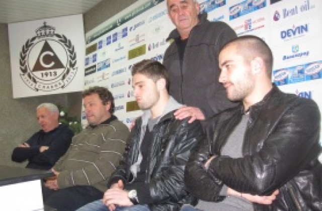 Славия стартира 2013-та с трима нови футболисти и един нов треньор