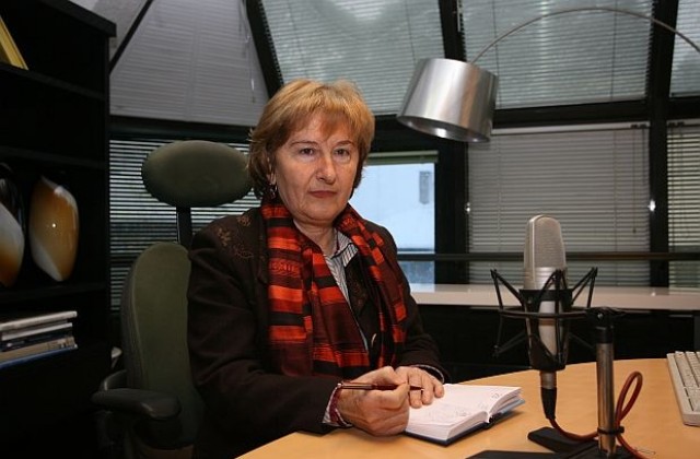 Проверяват за деца в дискотеките и неправилно паркирани автомобили