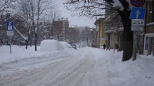 Затвориха Хаинбоаз в областта вали обилен сняг