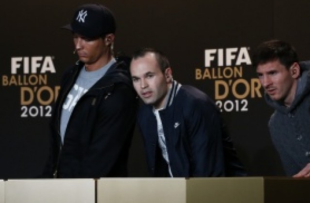 Роналдо: Горд съм да стоя до Меси и Иниеста