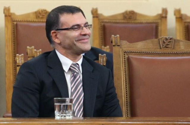 Без повече пари за майките и полицаите