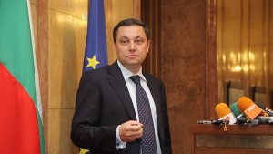 Яне Янев иска да разследва Дюнигейт и други сделки със