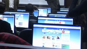 Всеки втори дом във Варненско с интернет мъжете сърфират повече