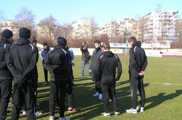 Гонзо започна без Камазола, Бергонси и Манолов, утре очаква Райков