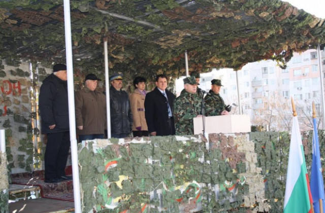 64 пъти търсили военните формирования