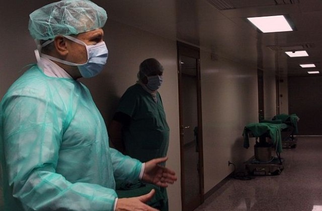 В болница Света Анна излъчват операция в реално време