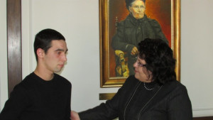 434 лева събра благотворителна изложба в полза на ученик от