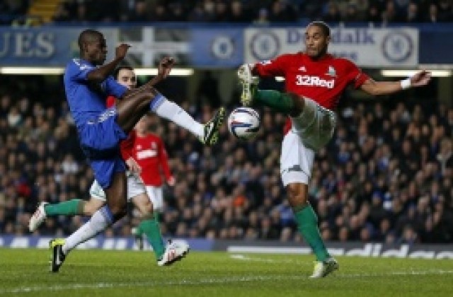 ВИДЕО: Суонси на крачка да изхвърли Челси за Купата на лигата, Иванович закопа „сините“
