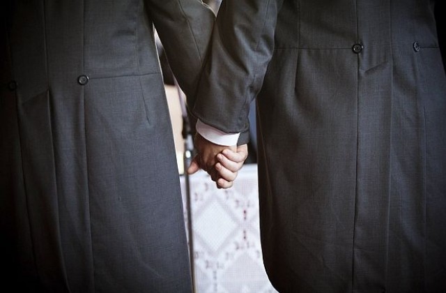 Вашингтонска катедрала ще венчава хомосексуални двойки
