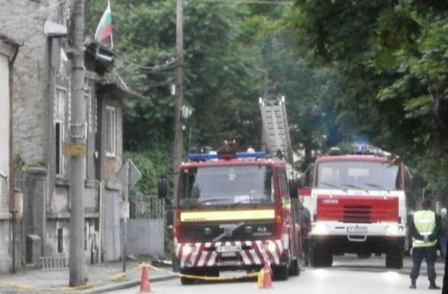 Горя къща в Божичен