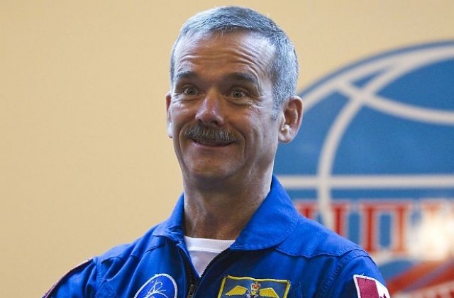 Канадски астронавт се обърна с послание за мир от космоса