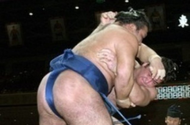 Калоян Махлянов стартира срещу Тойоношима в Токио