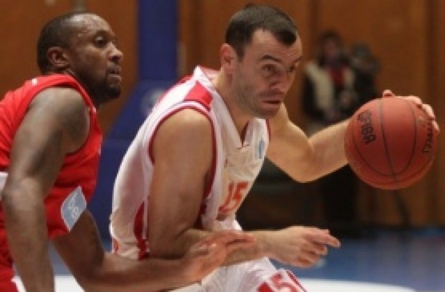 Студентите срещу Левски без Стойков и Аврамов