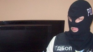 Служители на ГДБОП иззеха контрабандни цигари в Луковит