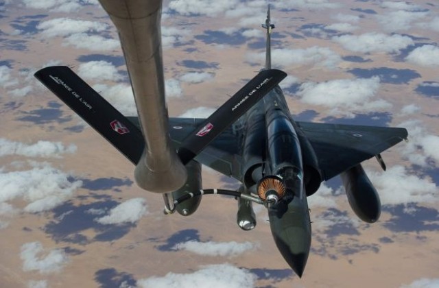 Френски въздушни удари в Мали