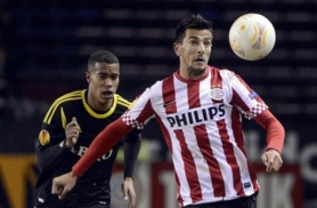 Фулъм с интерес към Манолев