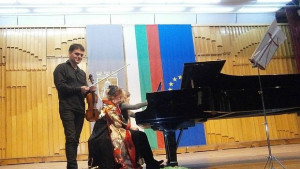 Японска пианистка и Васко Василев взривиха Плевен
