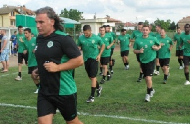 Нефтохимик започва подготовка с 9 нови