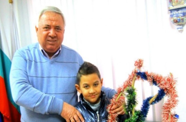 Роми сурвакаха Андон Тотев и председателя на ОбС