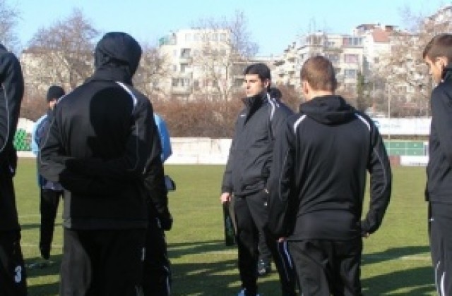 Гонзо освободи Караджов, халф дойде на проби