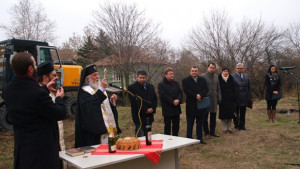 Първа копка по проект Домашен уют и грижа за деца