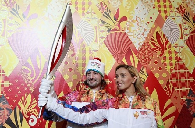 Представиха олимпийския факел за Зимната Олимпиада в Сочи