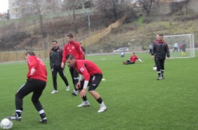 Гаджев поднови тренировки с Локо Сф