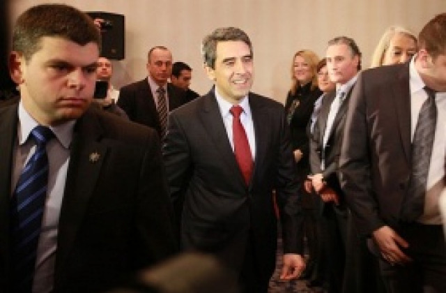 Плевнелиев: Бързо и лесно решение за ВМЗ-Сопот няма