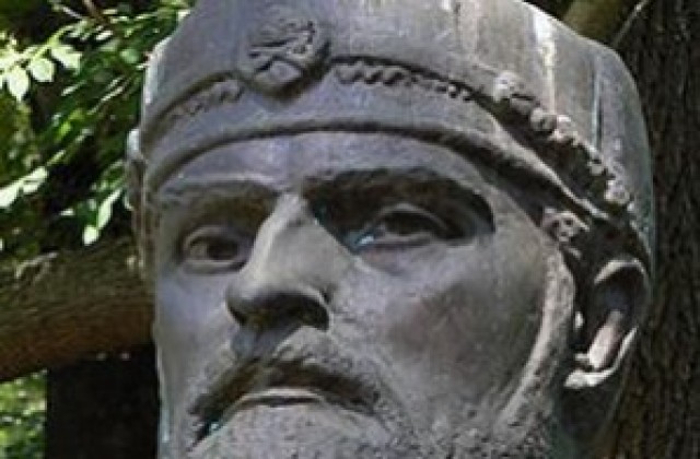 Харманлийски разбойници откраднаха паметника на велик революционер