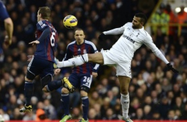 Сандро оперира коляно преди мача с Юнайтед