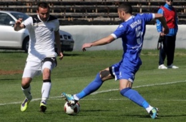 Локо Сф все пак привлече защитника Ники Николов