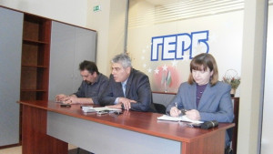 ГЕРБ Плевен гласуват с не на референдума