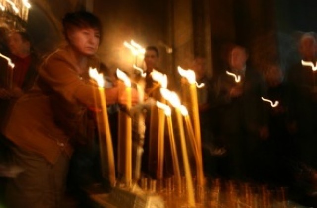 Близо 2000 русенци празнуват на Атанасовден