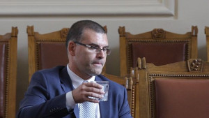 Дянков България въоръжава Виетнам