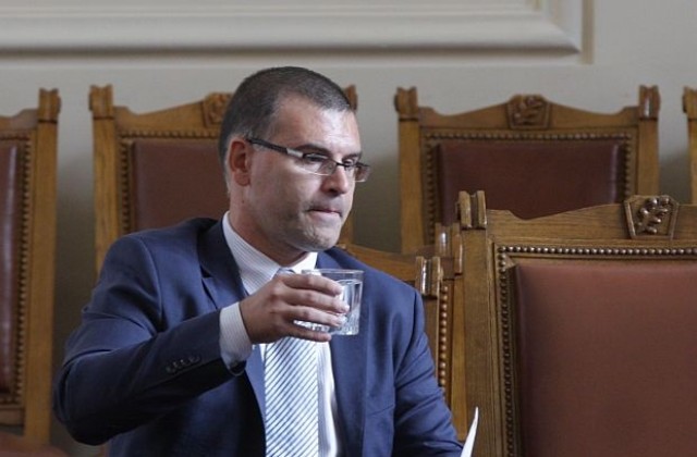 Дянков: България въоръжава Виетнам