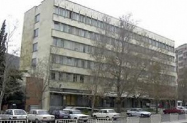 Откраднаха гумите и джантите на лек автомобил в Сливен