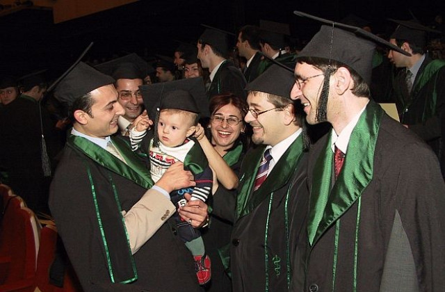 Остава висок процентът на лекарите, които искат да се реализират в чужбина