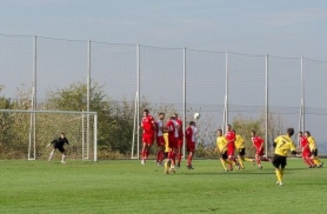 Ботев Пд приключва лагера с мача срещу Етрополе