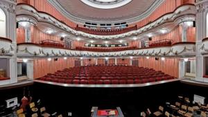 Търсят се солисти за нова опера