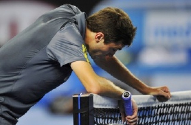 Жил Симон оцеля срещу Монфис в мач на изтощението