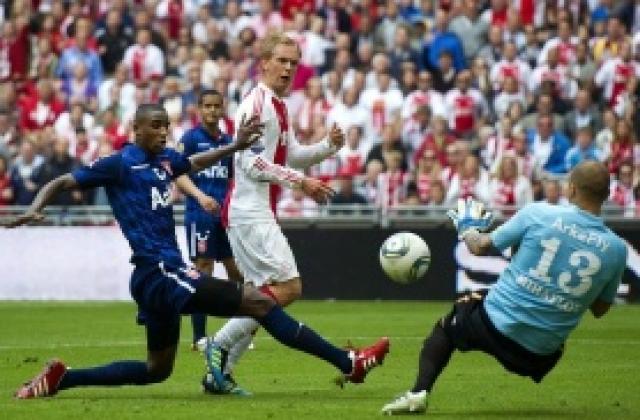 Ники Михайлов се завърна и качи Твенте на върха в Холандия