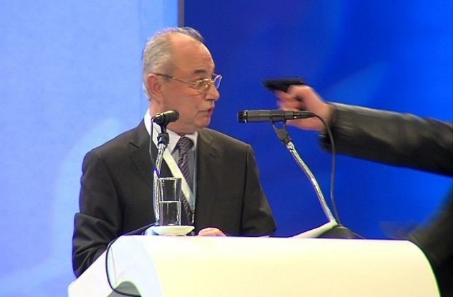 Гардиън: Български опозиционен политик на косъм от убийство