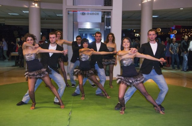 11-часов салса маратон за рождения ден на UN BESO