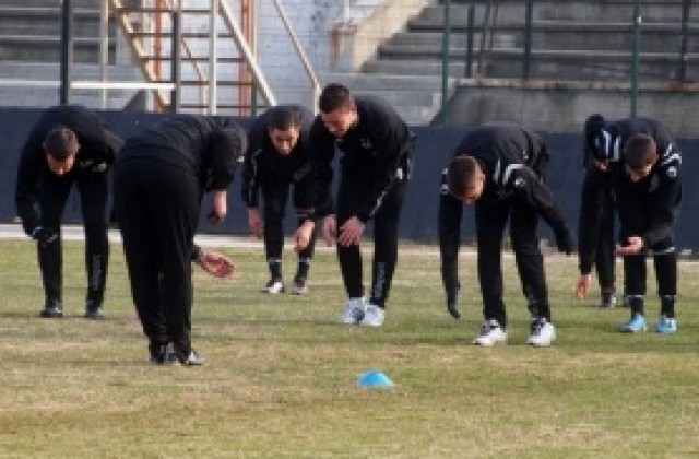 Германски нападател пристигна на проби в Локо Пд